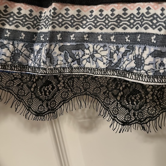 Black Floral Print Hi-Lo Skirt - Picture 3 of 10